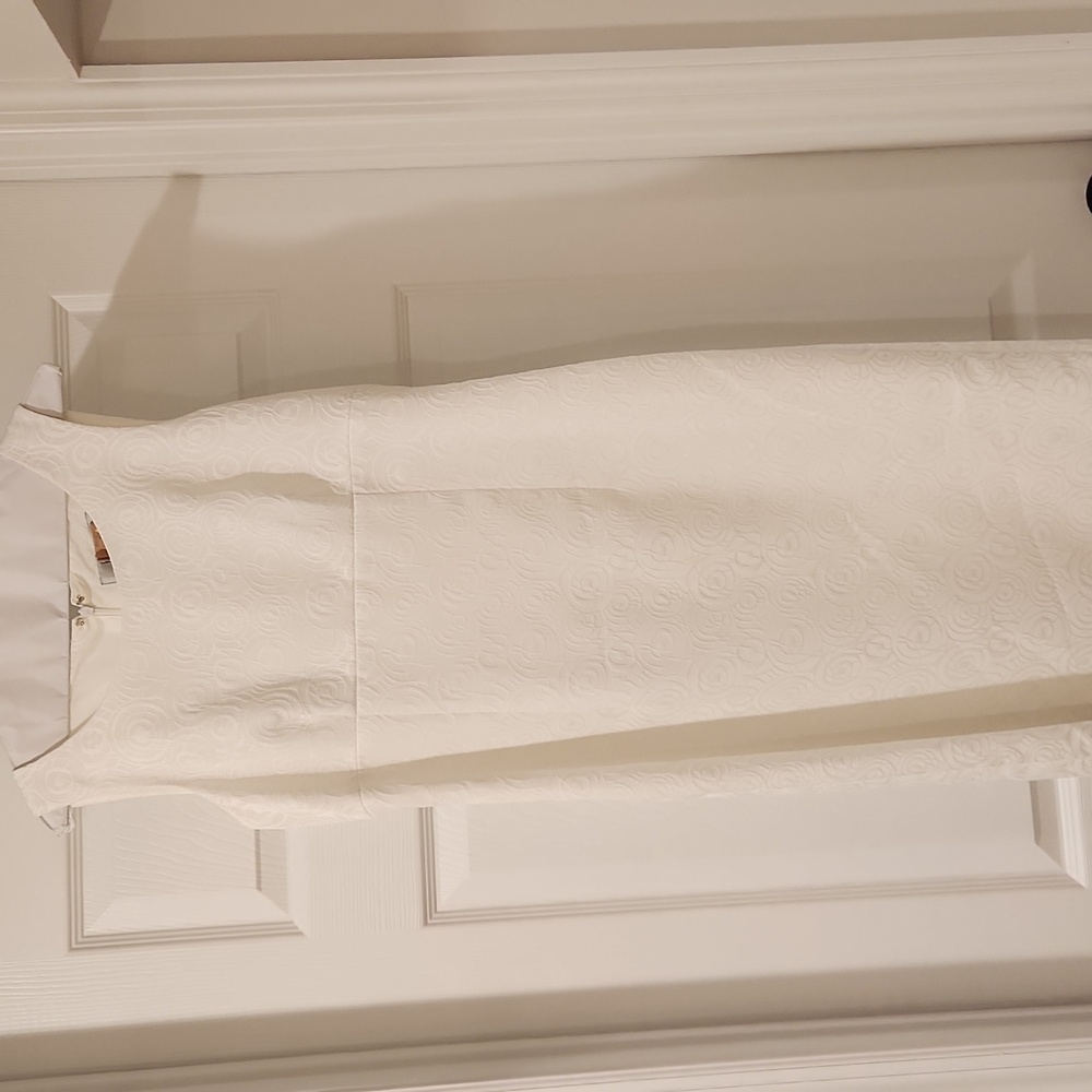 Elegant White Women's Jacket and Shift Set - Picture 5 of 8